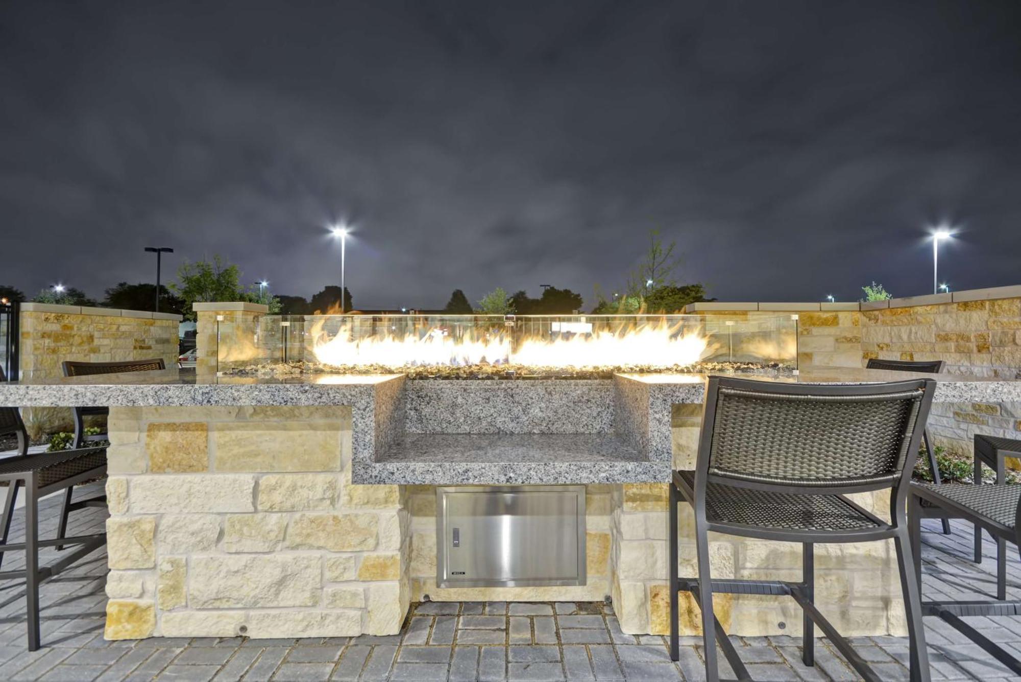 Home2 Suites By Hilton Dallas Аддисон Экстерьер фото